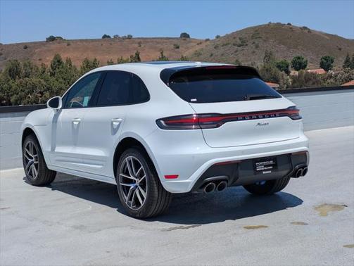 2025 Porsche Macan Base