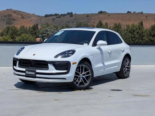 2025 Porsche Macan Base