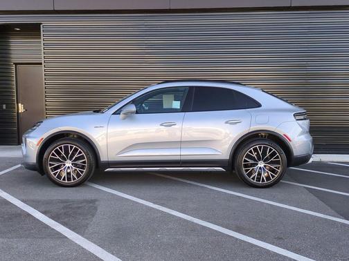 2025 Porsche Macan 