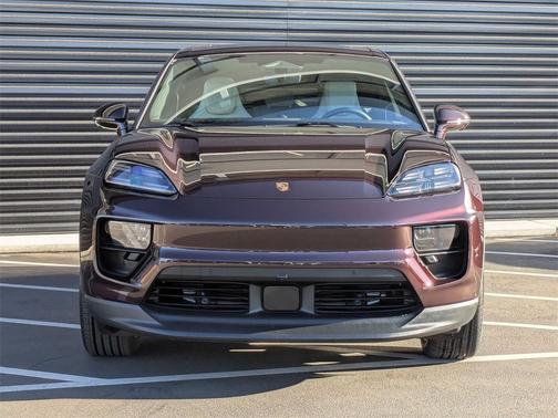 2025 Porsche Macan 4S