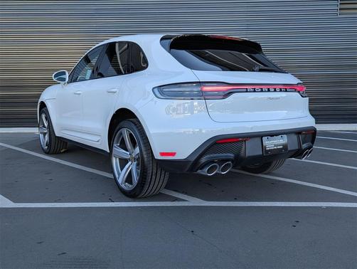 2025 Porsche Macan Base