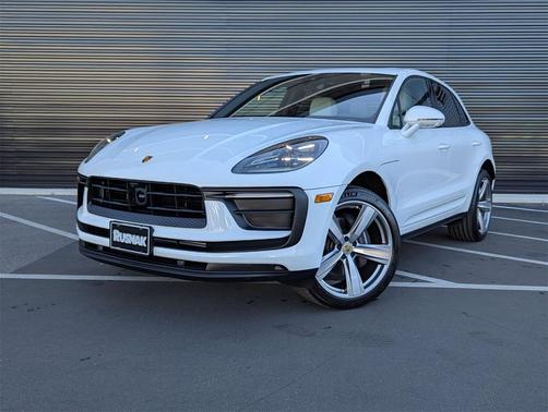 2025 Porsche Macan Base