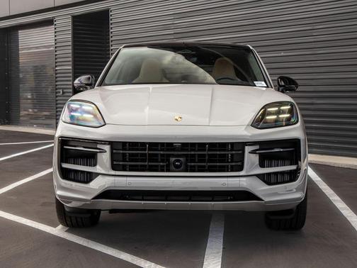 Chalk 2026 Porsche Cayenne GTS