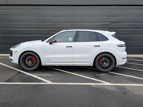 2022 Porsche Cayenne GTS