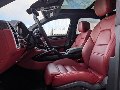 2022 Porsche Cayenne GTS