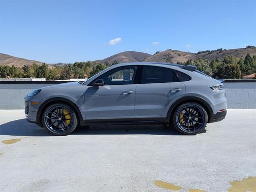 2024 Porsche Cayenne Turbo GT