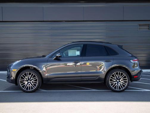 Volcano Grey Metallic 2026 Porsche Macan Macan
