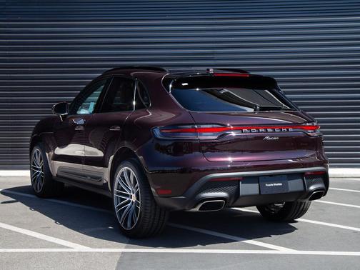 Copper Ruby Metallic 2026 Porsche Macan Macan