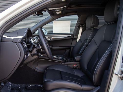 Chalk 2026 Porsche Macan Macan