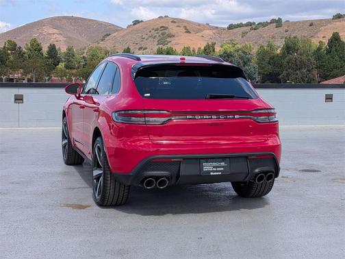 2025 Porsche Macan T