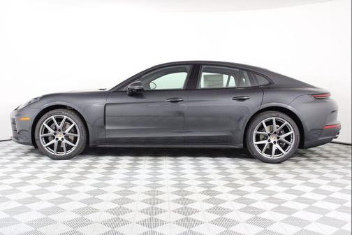 2025 Porsche Panamera 