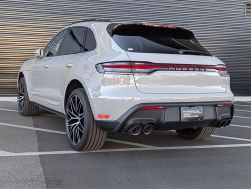 2025 Porsche Macan 