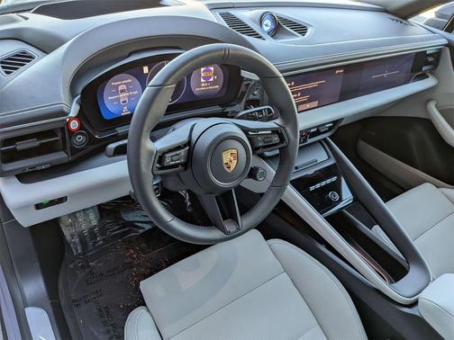 2025 Porsche Macan 4S