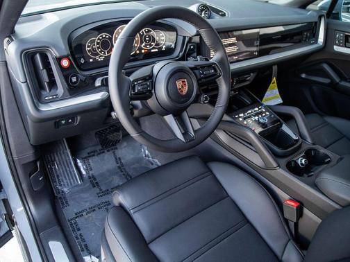 Arctic Grey 2026 Porsche Cayenne Cayenne