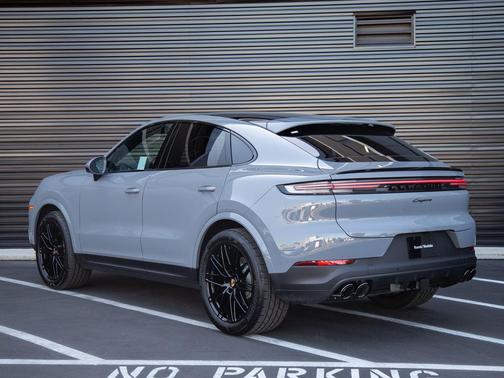 Arctic Grey 2026 Porsche Cayenne Cayenne