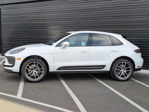 2025 Porsche Macan 