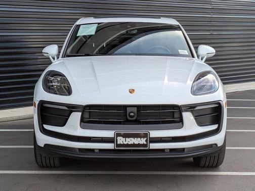 2025 Porsche Macan 