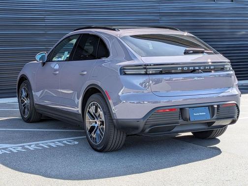 2026 Porsche Macan 