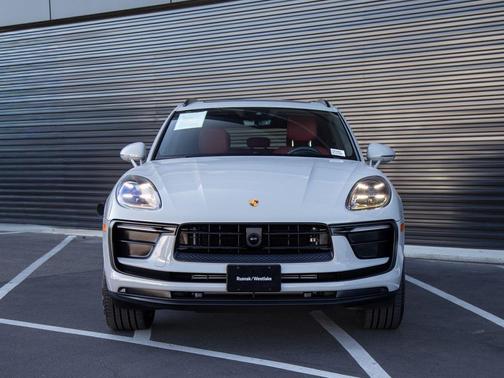 Chalk 2026 Porsche Macan Macan