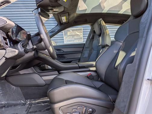 2026 Porsche Taycan GTS