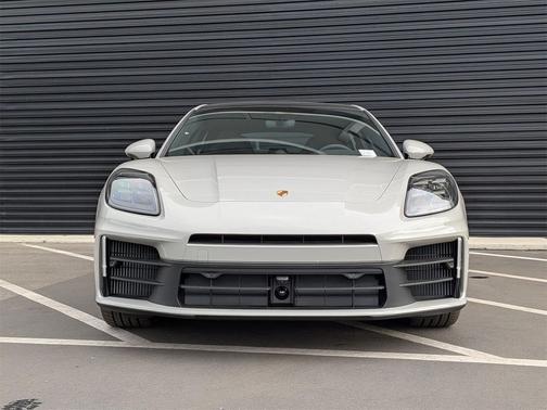 2025 Porsche Panamera 4