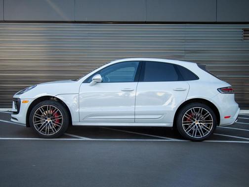 Carrara White Metallic 2023 Porsche Macan Macan