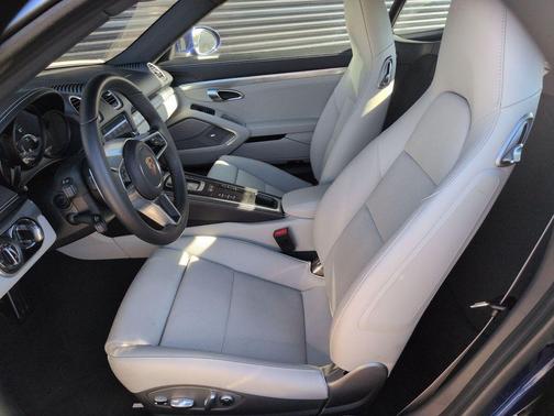 2025 Porsche 718 Cayman 