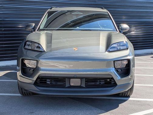 2026 Porsche Macan 