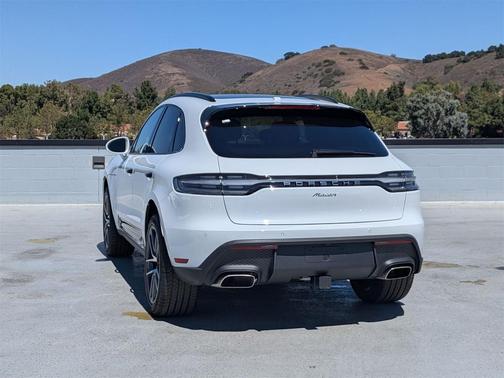 2025 Porsche Macan 