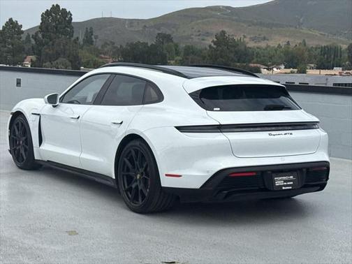2022 Porsche Taycan Cross Turismo GTS