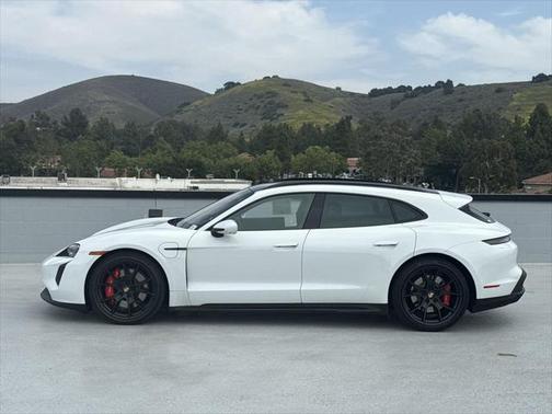 2022 Porsche Taycan Cross Turismo GTS