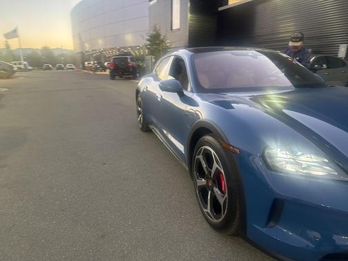 2025 Porsche Taycan 4S