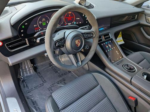 2026 Porsche Taycan 4S