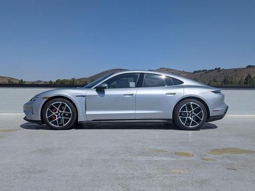 2026 Porsche Taycan 4S