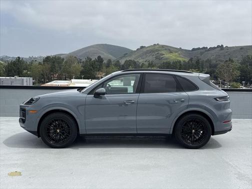 2025 Porsche Cayenne Base