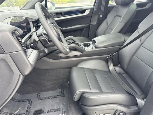 2025 Porsche Cayenne Base