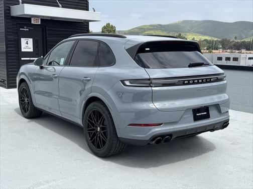 2025 Porsche Cayenne Base