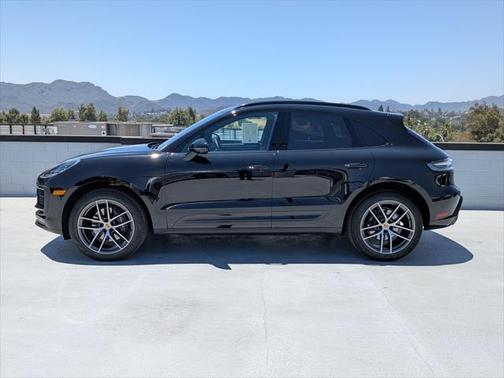 2025 Porsche Macan Base