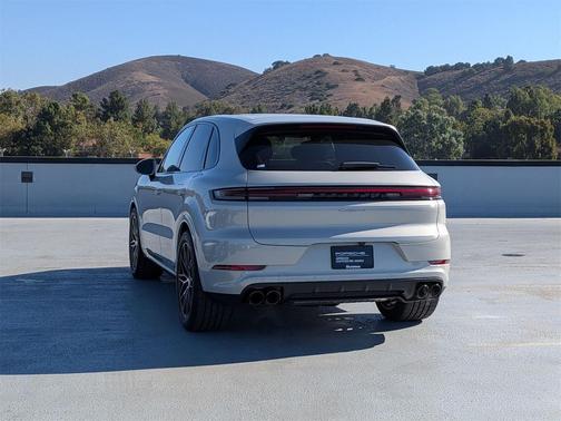 2025 Porsche Cayenne 