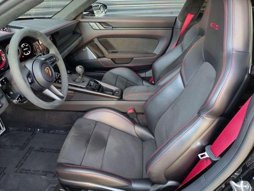 2023 Porsche 911 Carrera GTS