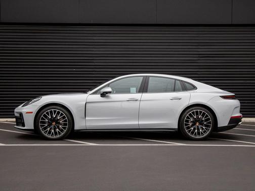 Ice Grey Metallic 2026 Porsche Panamera
