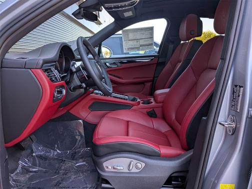 2025 Porsche Macan S