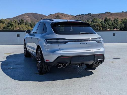 2025 Porsche Macan S