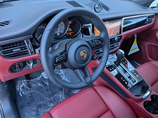 2025 Porsche Macan S