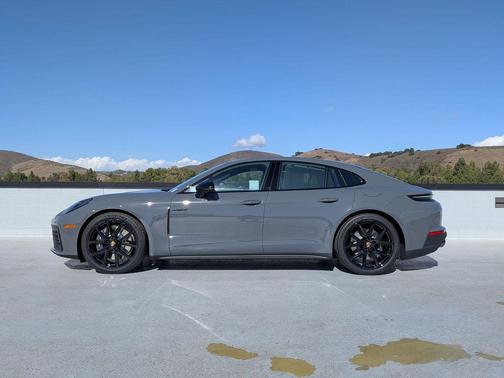 2026 Porsche Panamera 4 E-Hybrid