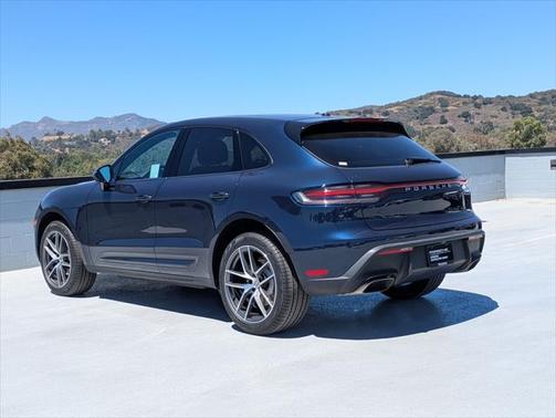 2022 Porsche Macan Base