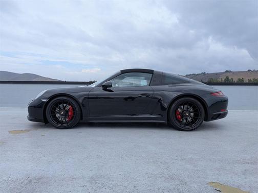 2018 Porsche 911 Targa 4 GTS