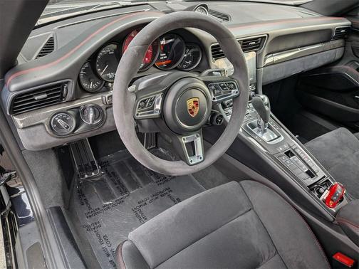 2018 Porsche 911 Targa 4 GTS