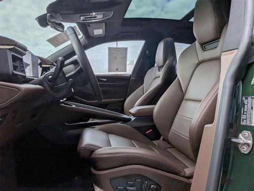 2025 Porsche Macan 4