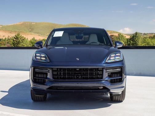 Algarve Blue Metallic 2025 Porsche Cayenne Cayenne Turbo E-Hybrid